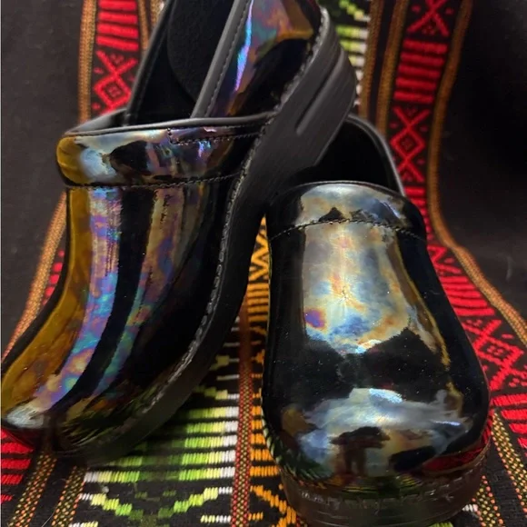 🖤💜💚NWOT Dansko Oil Slick  Clogs 💚💜🖤 - Picture 3 of 8